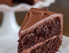 How to Make a Delicious Chocolate Cake from Scratch